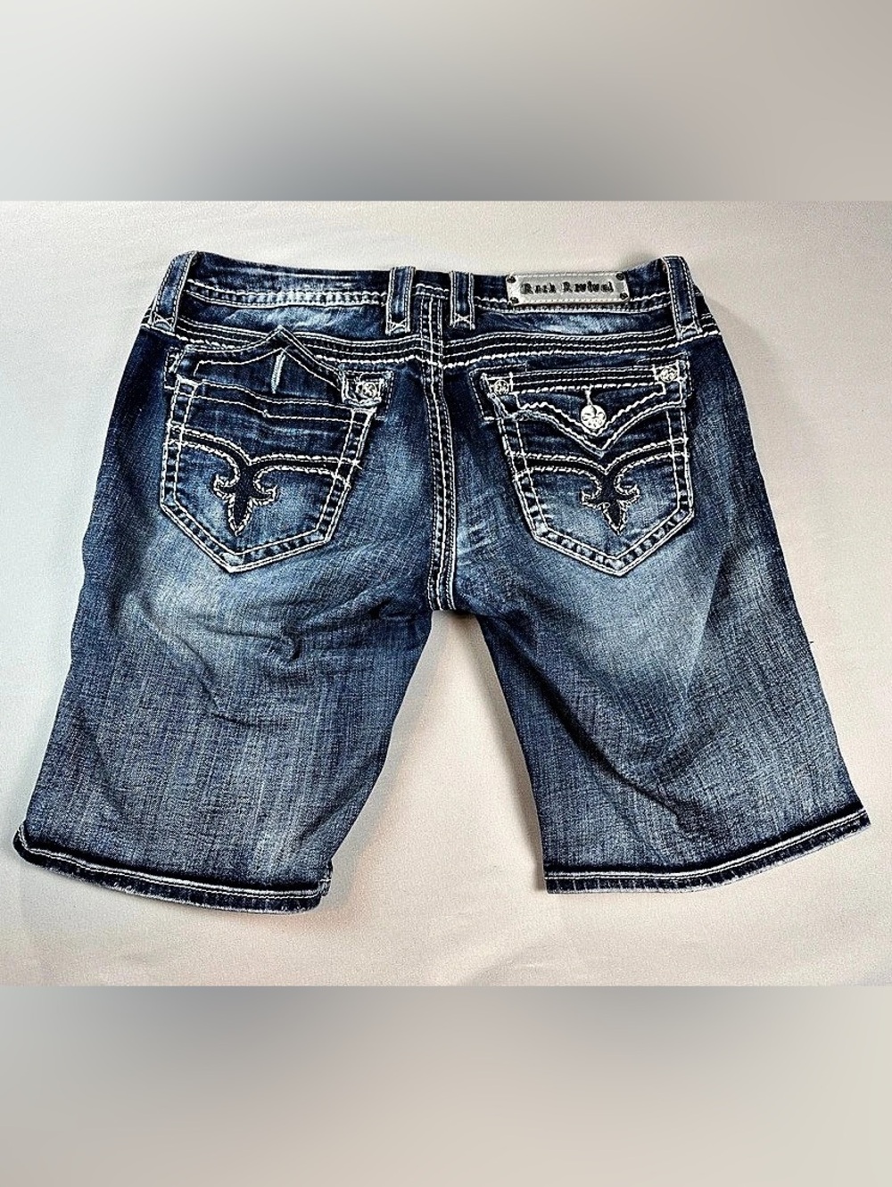 Rock Revival Maggie Bermuda Denim Jean Shorts Waist 31 12 Y2K Embroidered